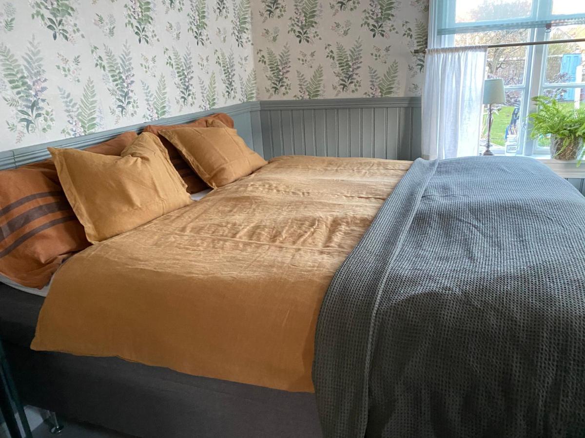 B&B Bland Ormbunkar Och Rosor Falkenberg Eksteriør bilde