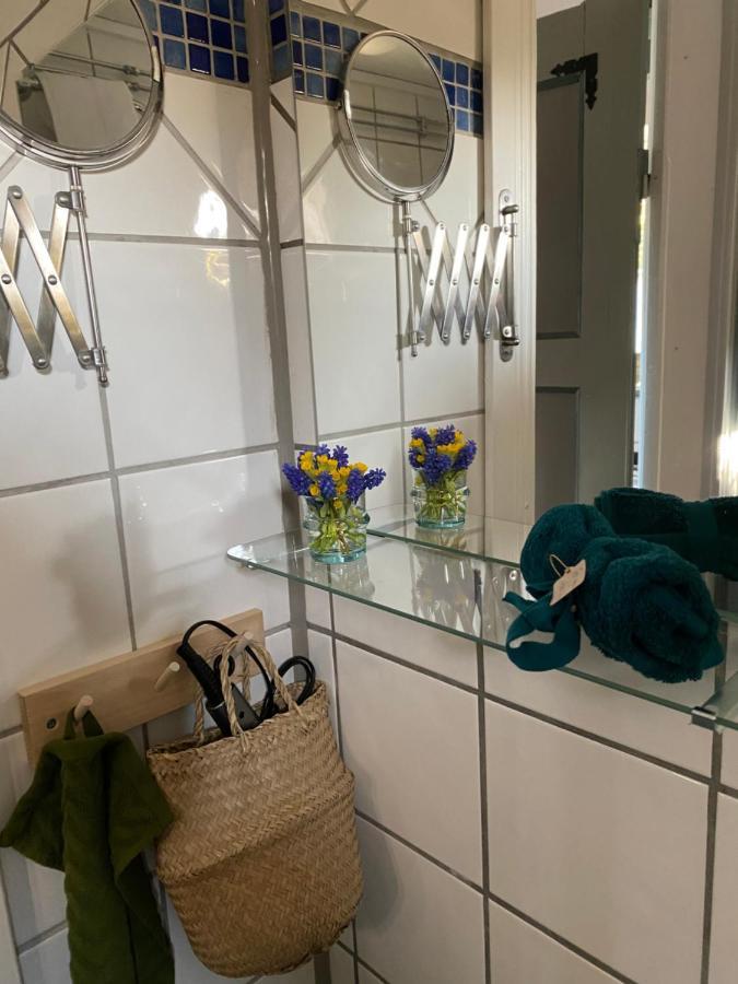 B&B Bland Ormbunkar Och Rosor Falkenberg Eksteriør bilde
