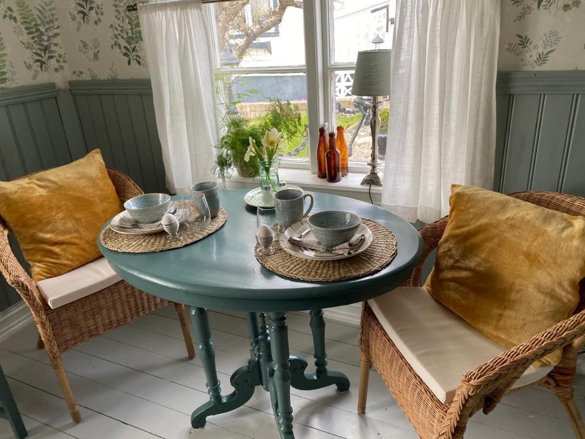B&B Bland Ormbunkar Och Rosor Falkenberg Eksteriør bilde