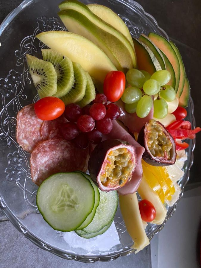 B&B Bland Ormbunkar Och Rosor Falkenberg Eksteriør bilde