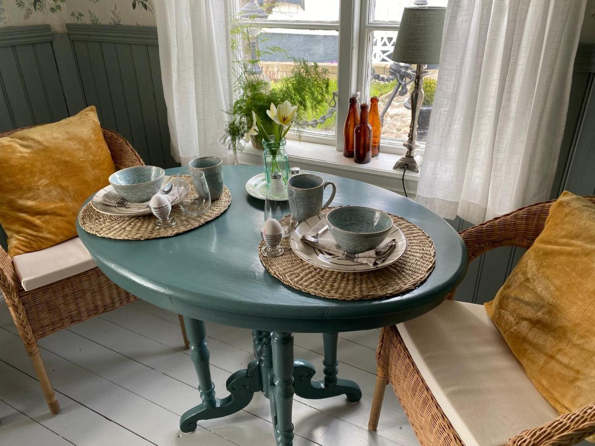 B&B Bland Ormbunkar Och Rosor Falkenberg Eksteriør bilde