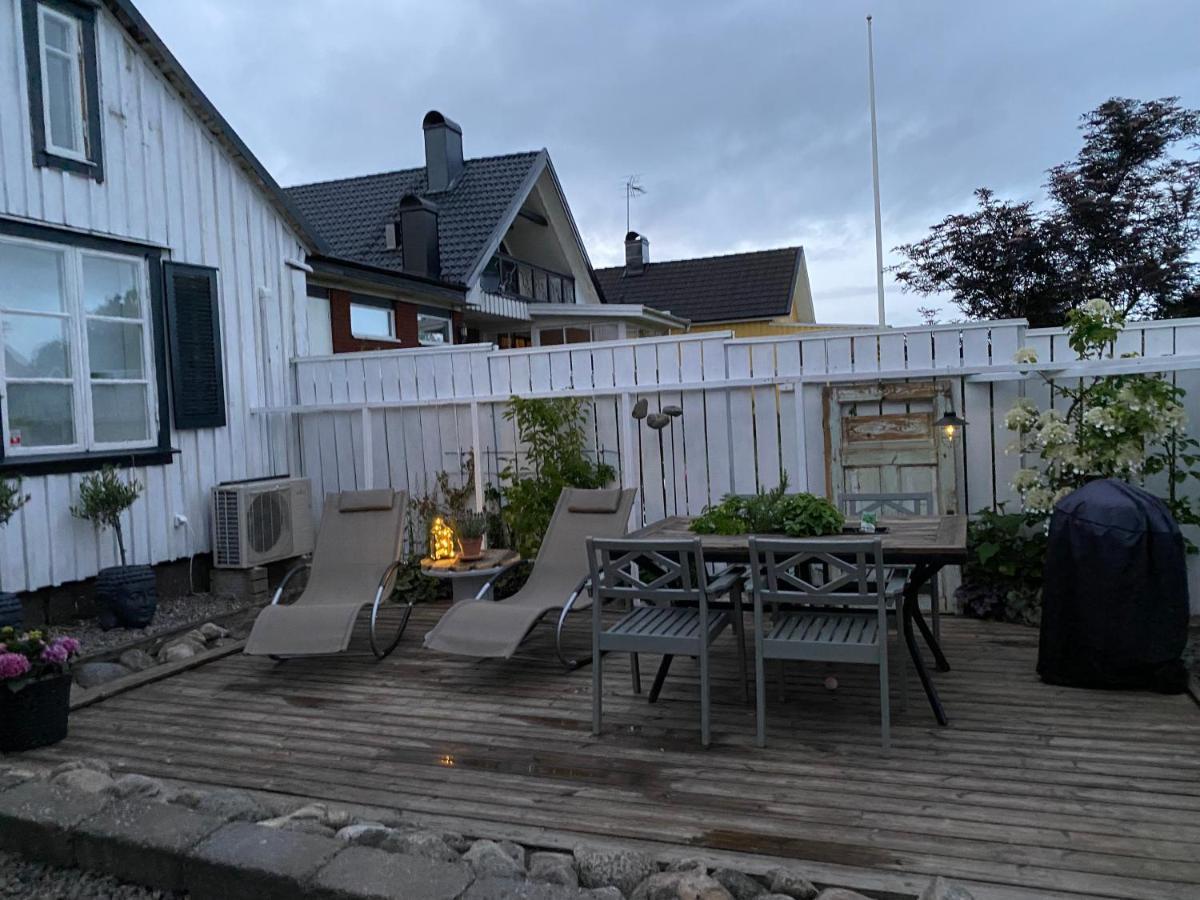 B&B Bland Ormbunkar Och Rosor Falkenberg Eksteriør bilde